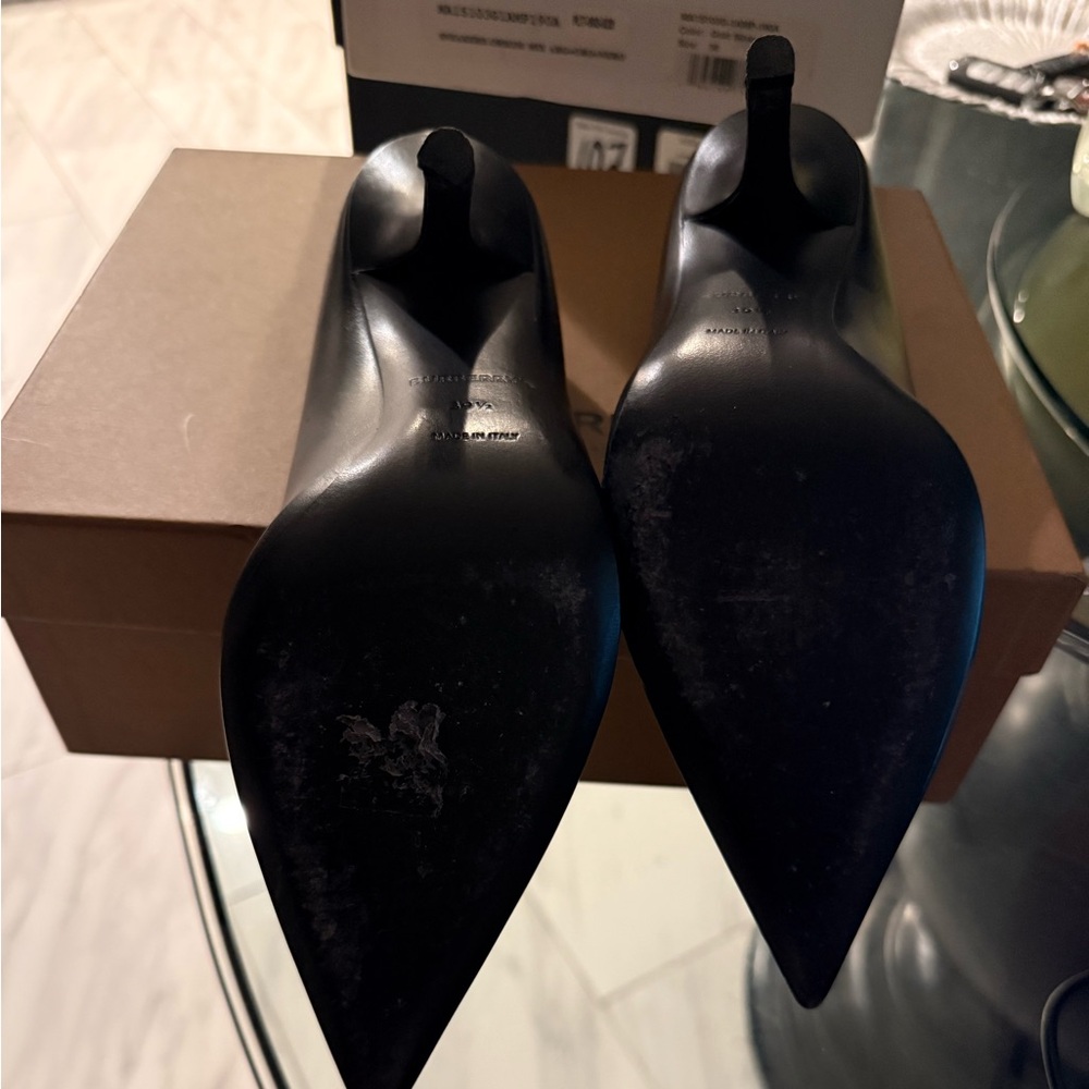 Burberry Leather Ezra Pump - Picture 2 of 2